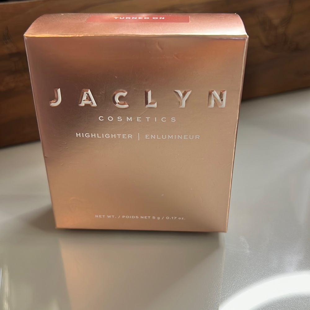 Jaclyn Hil Highlighter Turned On